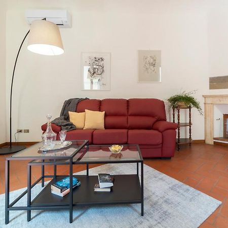 110 Sqm Apartment 6 Sleeps In Santa Croce Флоренція Екстер'єр фото