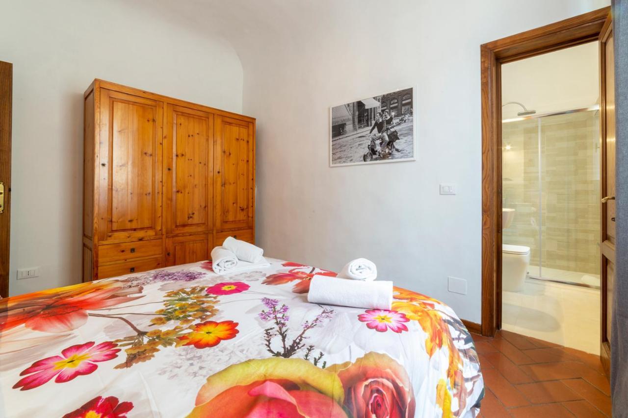 110 Sqm Apartment 6 Sleeps In Santa Croce Флоренція Екстер'єр фото